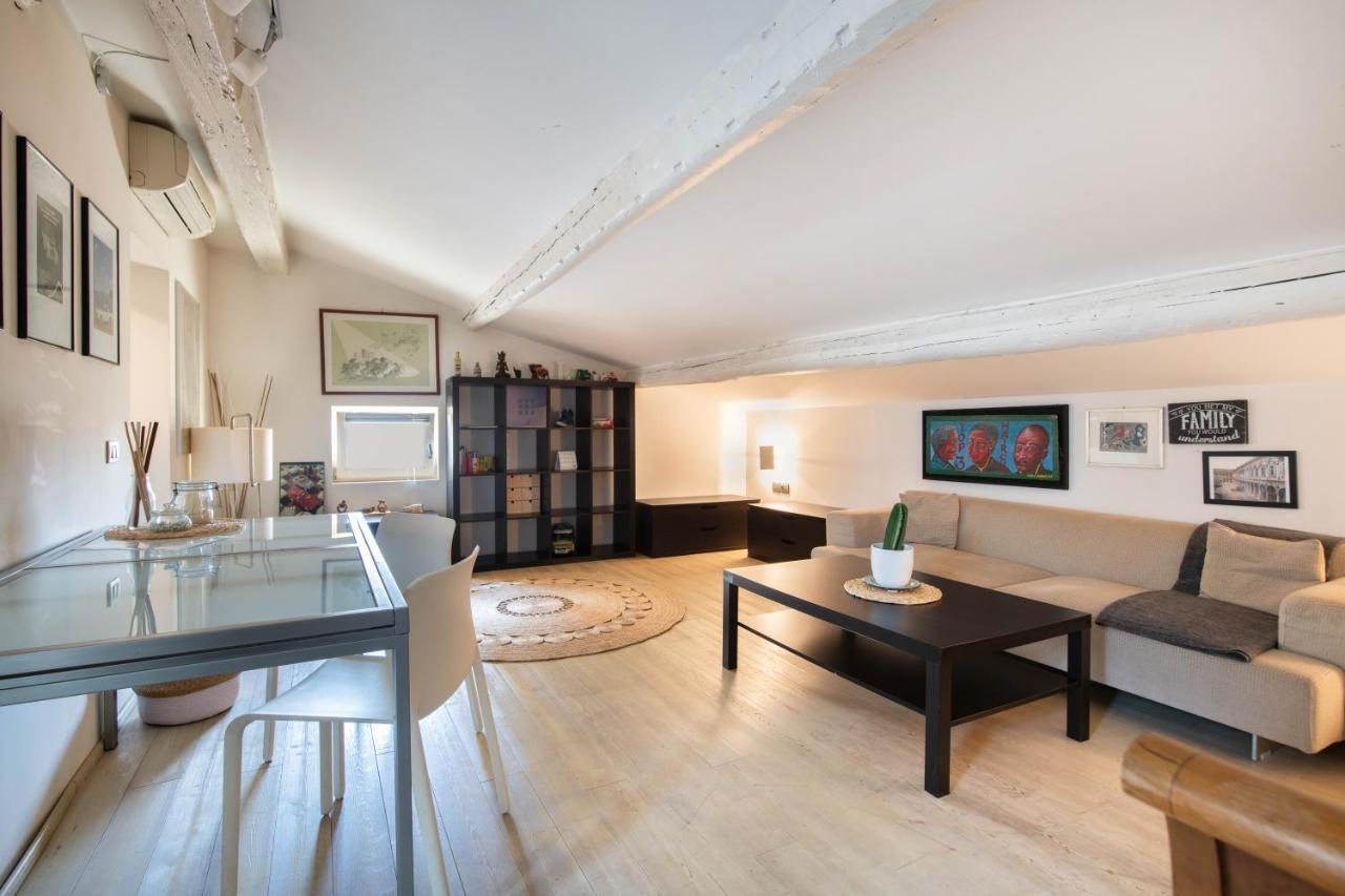 Stunning Top Floor Flat In The Heart Of Verona Buitenkant foto
